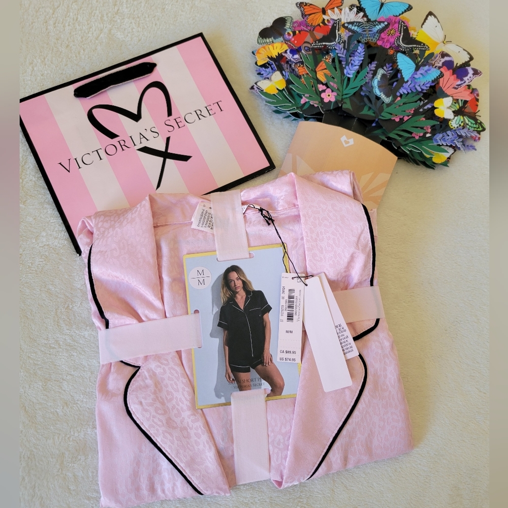 🩷VICTORIA'S SECRET SATIN SHORT PAJAMA SET🩷 - Picture 2 of 4